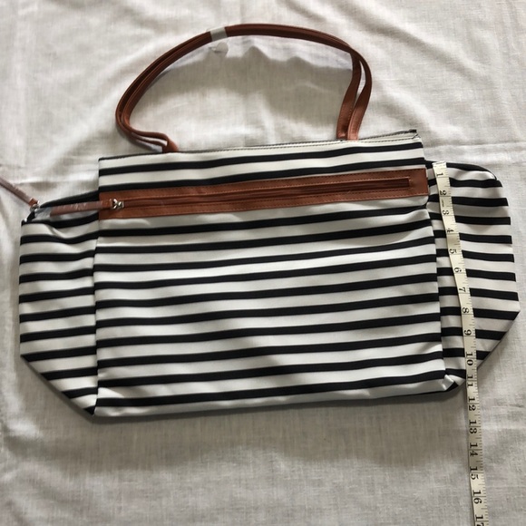 Black and white stripe tote - Picture 4 of 4